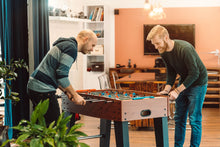 Laden Sie das Bild in den Galerie-Viewer, "Tischkicker Winever"