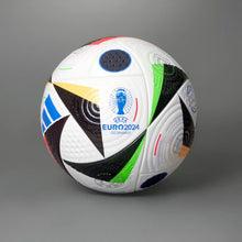 Laden Sie das Bild in den Galerie-Viewer, Der Fußballliebe-Replica des Spielball für die UEFA Euro 2024 ab sofort bei UNS !

